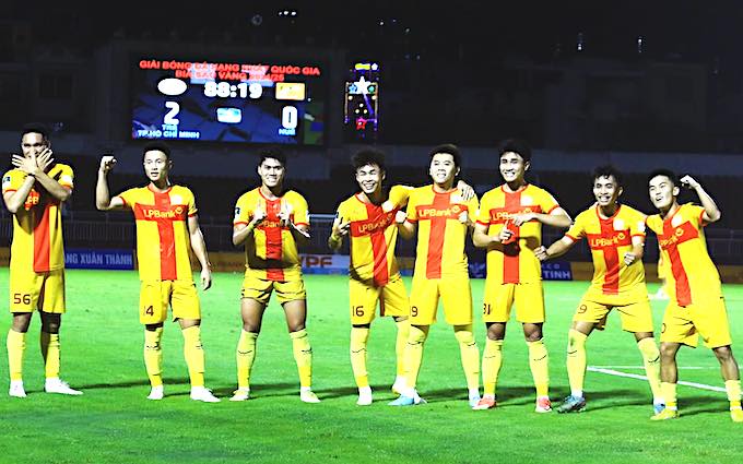 Đội Trẻ TP.HCM không hề là đối thủ dễ chịu với Hoà Bình. Ảnh: Văn Sơn