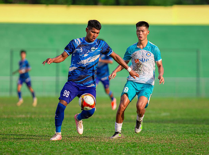 Lâm Đồng (xanh) tràn đầy cơ hội để lên hạng