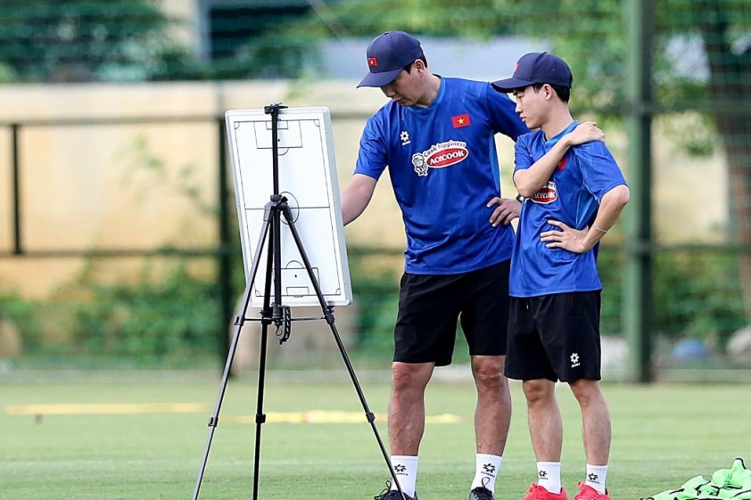 HLV Kim Sang Sik ra phán quyết về danh sách ĐT Việt Nam 645139