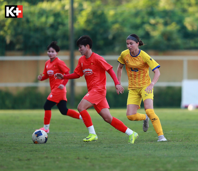 CLB nữ TP HCM (phải) hòa không bàn thắng với tuyển Việt Nam (Ảnh: VFF)
